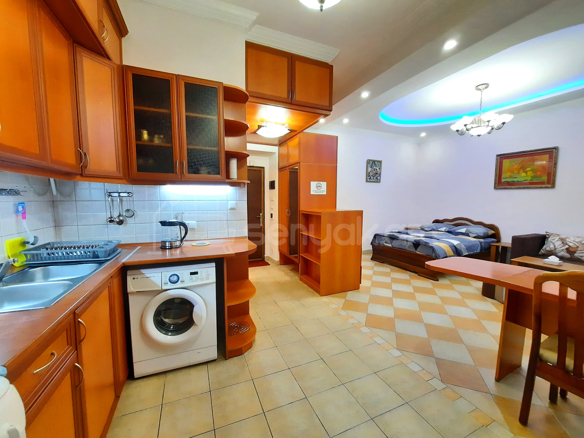 1 Սենյականոց Բնակարան Քարե Շենքում, 34քմ, 5/6 հարկ, Կապիտալ Վերանորոգված