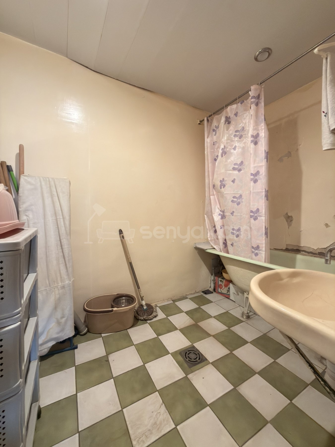 3 Սենյականոց Բնակարան, 84քմ, 11/14 հարկ, Պետական Վիճակում