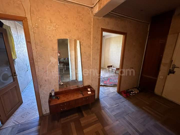 4 Սենյականոց Բնակարան, 95քմ, 5/9 հարկ, Նորմալ Վիճակում