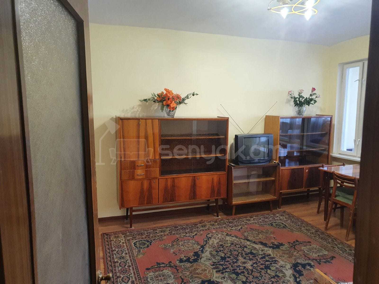 2 Սենյականոց Բնակարան Քարե Շենքում, 56քմ, 3/5 հարկ, Կոսմետիկ Վերանորոգված, Մասամբ Կահավորված