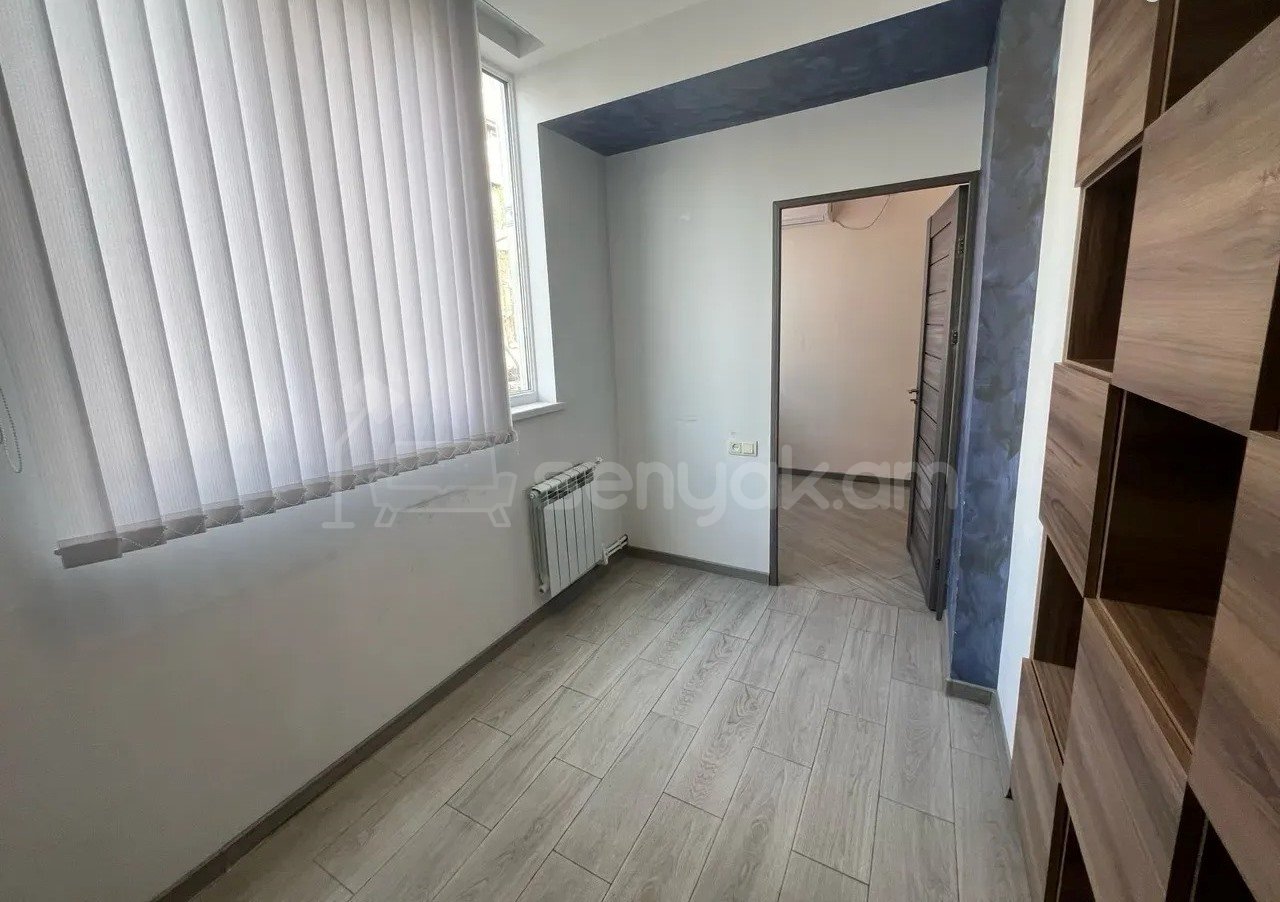 2 Սենյականոց Բնակարան Քարե Շենքում, 42քմ, 2/8 հարկ, Կապիտալ Վերանորոգված