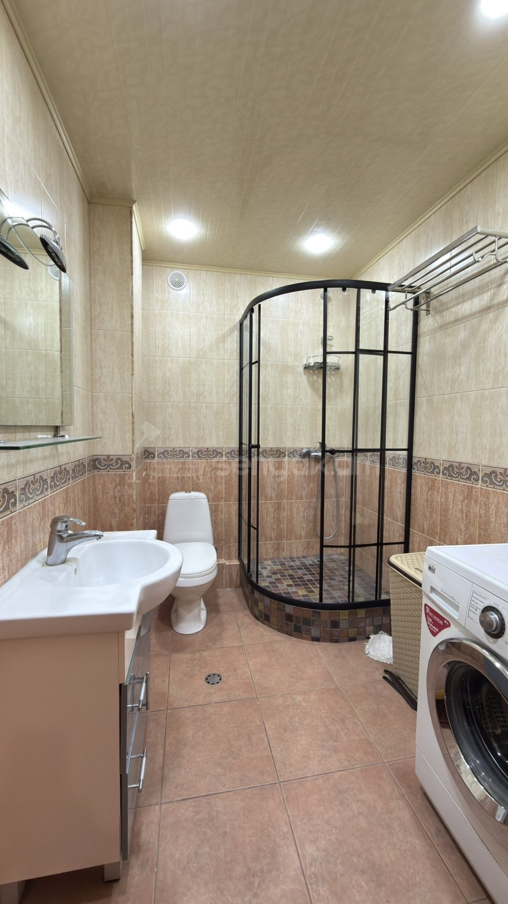 3 Սենյականոց Բնակարան Քարե Շենքում, 73քմ, 3/5 հարկ, Նորմալ Վիճակում