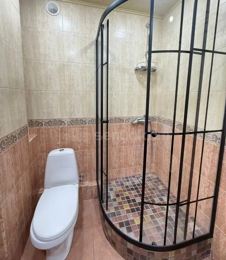 3 Սենյականոց Բնակարան Քարե Շենքում, 75քմ, 3/5 հարկ, Նորմալ Վիճակում