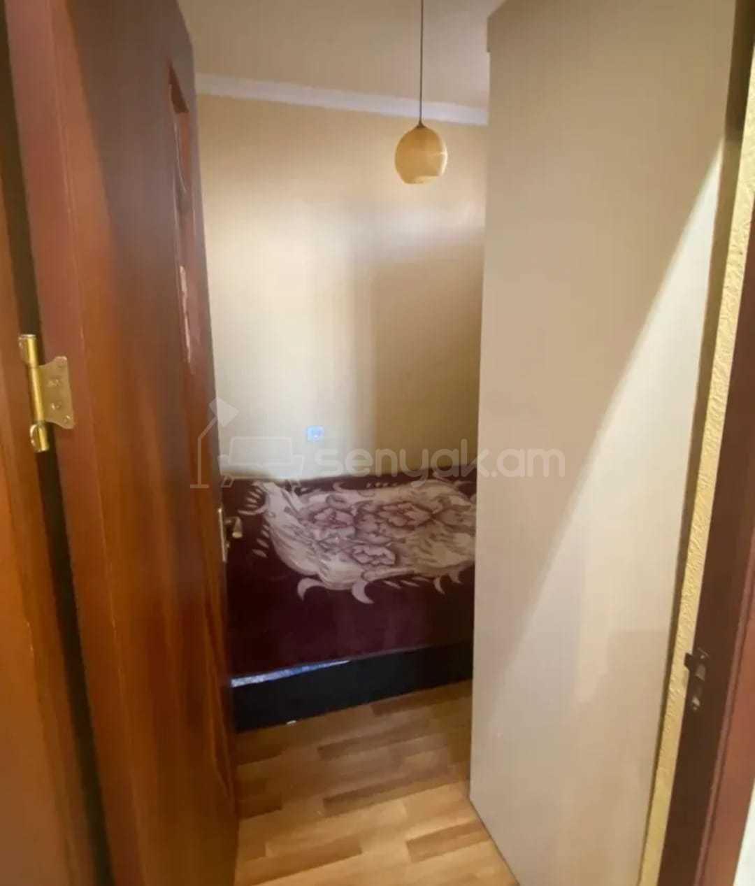 3 Սենյականոց Բնակարան Քարե Շենքում, 65քմ, 4/5 հարկ, Կապիտալ Վերանորոգված