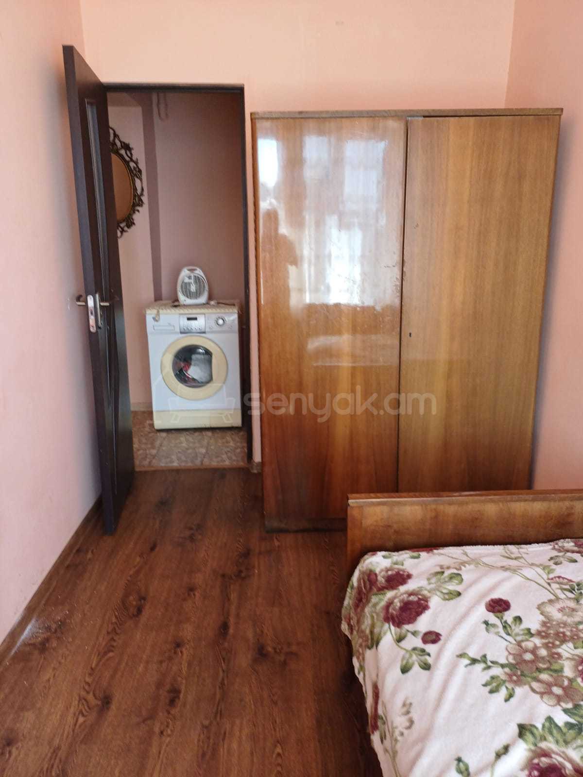 2 Սենյականոց Բնակարան Քարե Շենքում, 40քմ, 5/5 հարկ, Կոսմետիկ Վերանորոգված, Կահավորված, Արևկող