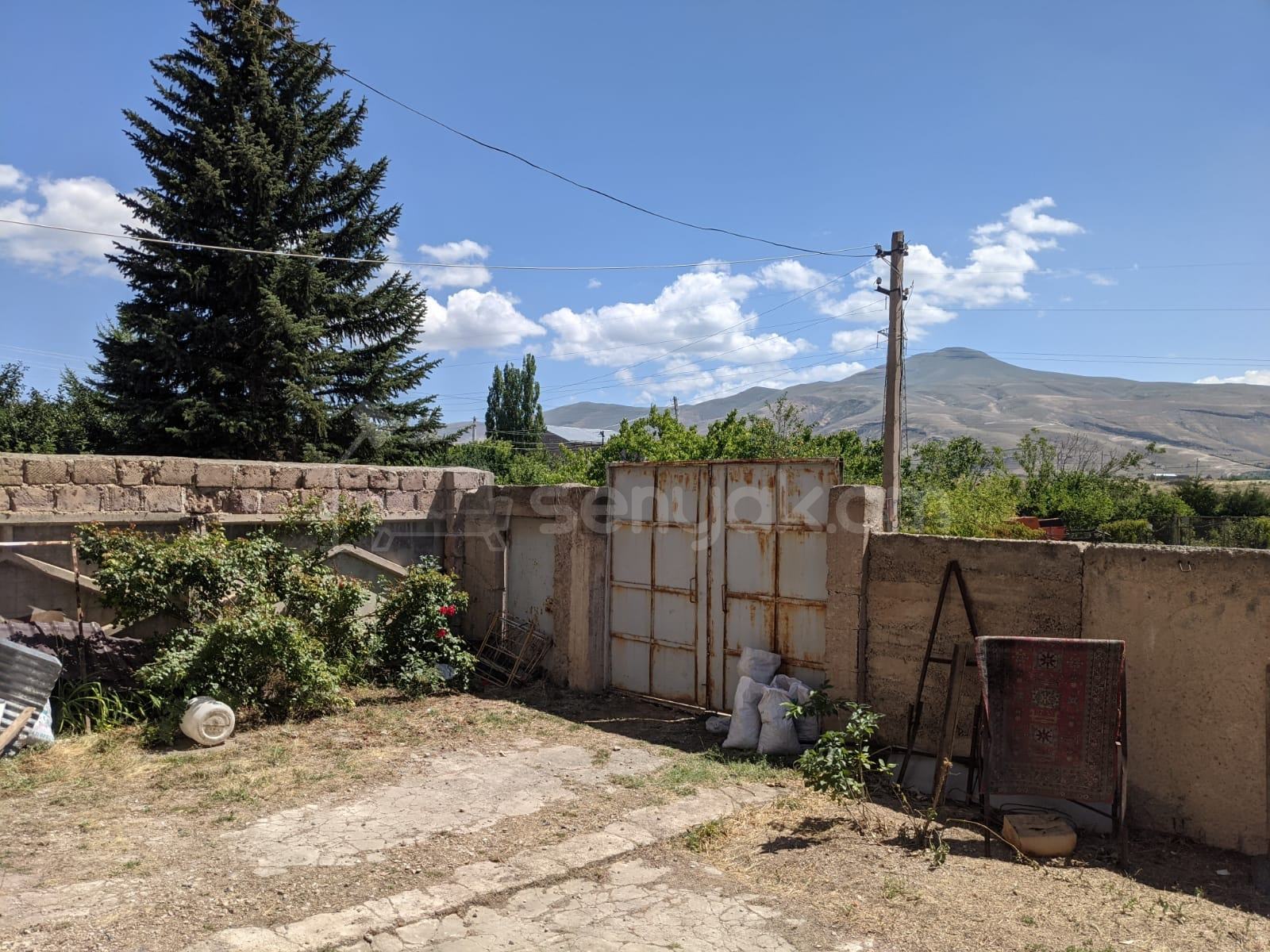 5 Սենյականոց Սեփական Տուն, 200քմ, Նորմալ Վիճակում, Ավտոտնակով