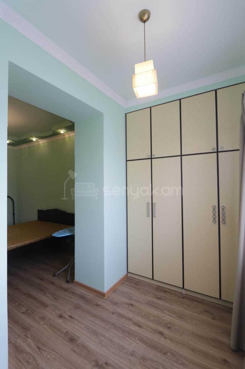 3 Սենյականոց Բնակարան Քարե Շենքում, 50քմ, 5/5 հարկ, Կապիտալ Վերանորոգված, Կահավորված, Արևկող