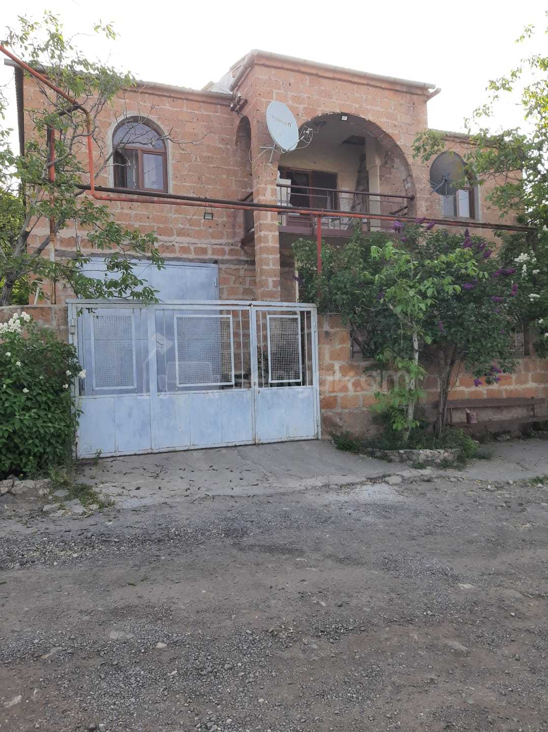 8 Սենյականոց Սեփական Տուն, 300քմ, Կապիտալ Վերանորոգված, Ավտոտնակով