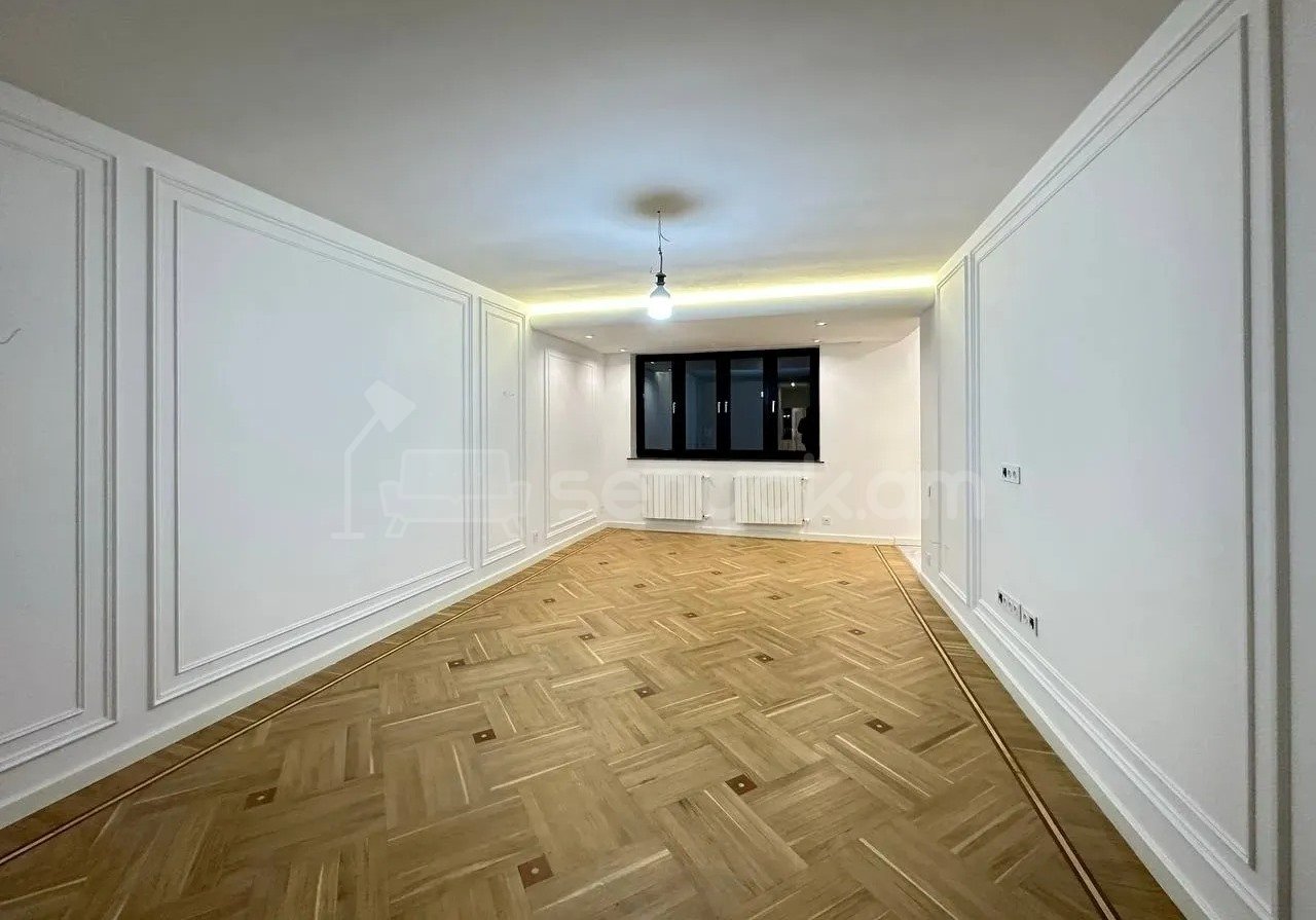 3 Սենյականոց Բնակարան Քարե Շենքում, 82քմ, 5/5 հարկ, Նորմալ Վիճակում