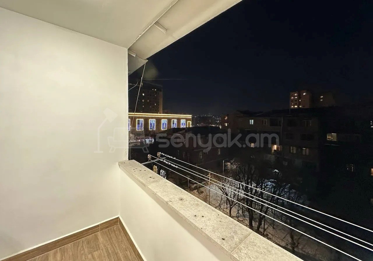 3 Սենյականոց Բնակարան Քարե Շենքում, 82քմ, 5/5 հարկ, Նորմալ Վիճակում