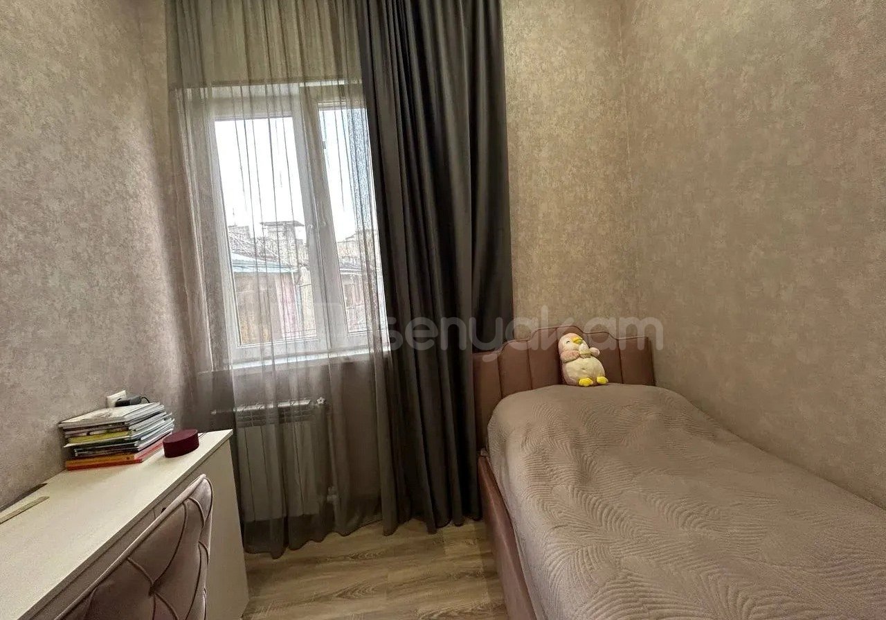 3 Սենյականոց Բնակարան Քարե Շենքում, 72քմ, 5/6 հարկ, Կապիտալ Վերանորոգված