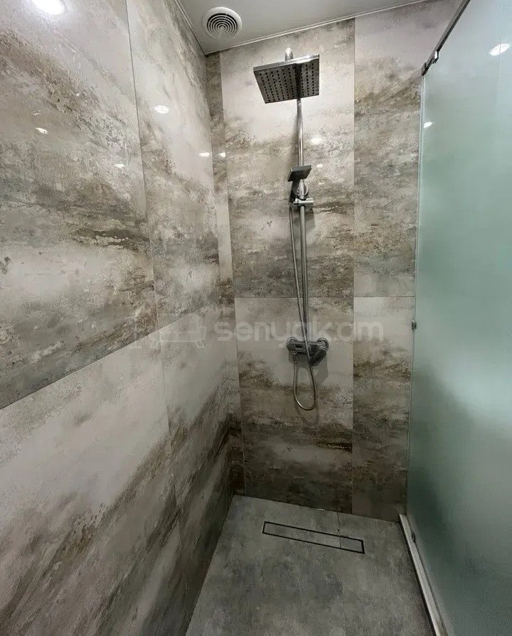 3 Սենյականոց Բնակարան Քարե Շենքում, 72քմ, 5/6 հարկ, Կապիտալ Վերանորոգված