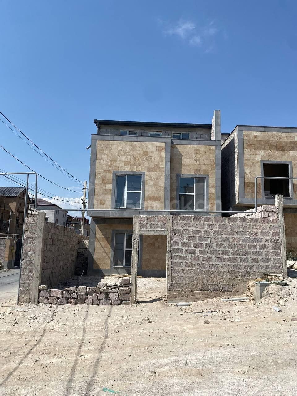 6 Սենյականոց Սեփական Տուն, 175քմ, Կոսմետիկ Վերանորոգված, Ավտոտնակով