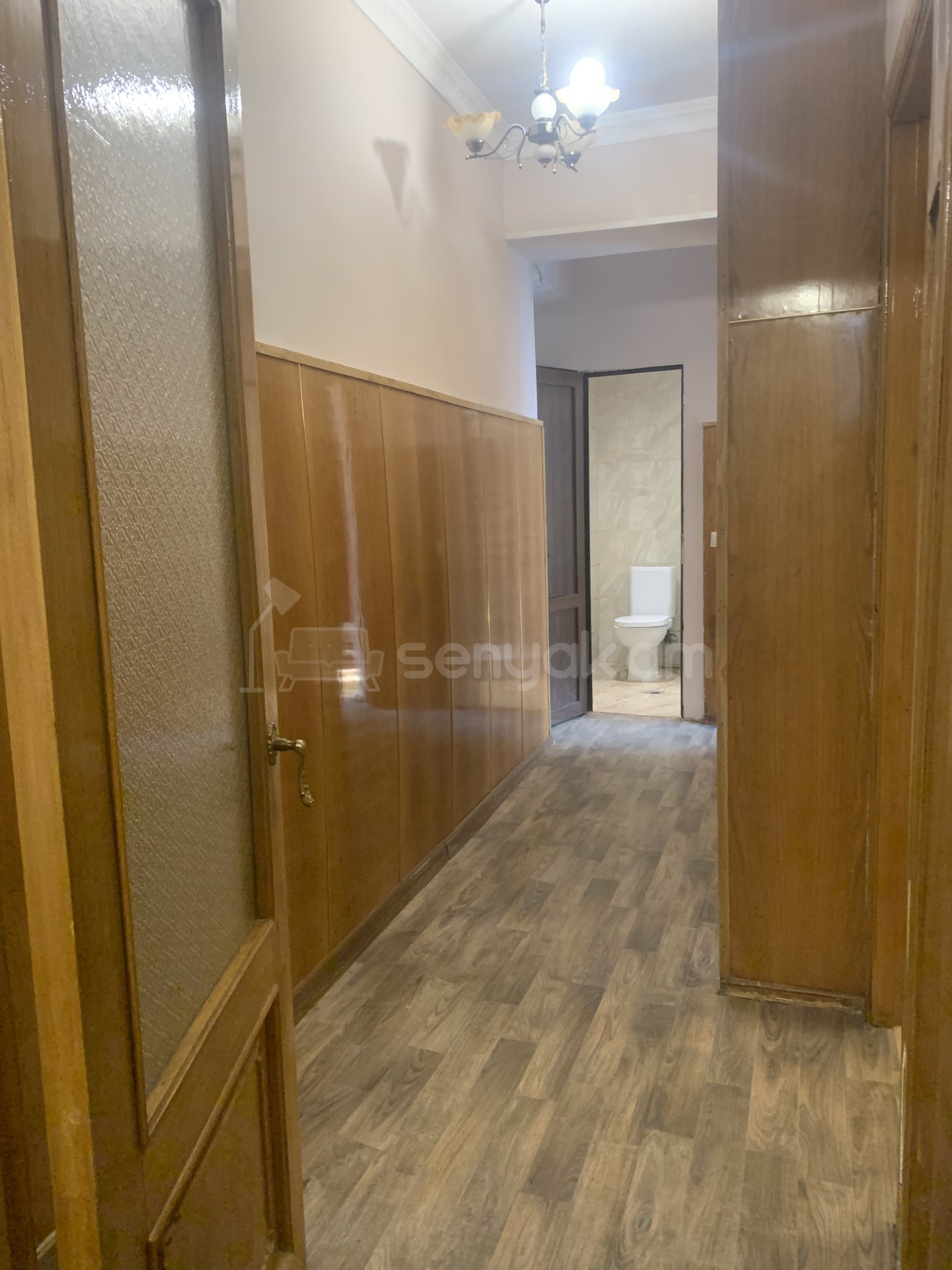 3 Սենյականոց Բնակարան Քարե Շենքում, 65քմ, 1/5 հարկ, Նորմալ Վիճակում, Կահավորված