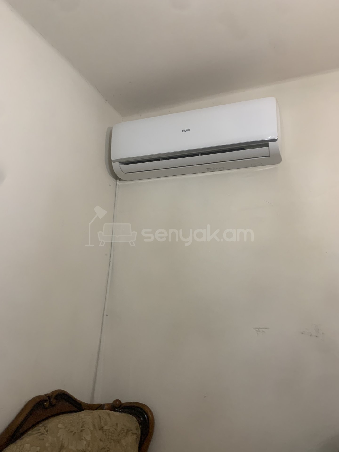 3 Սենյականոց Բնակարան Քարե Շենքում, 65քմ, 1/5 հարկ, Նորմալ Վիճակում, Կահավորված