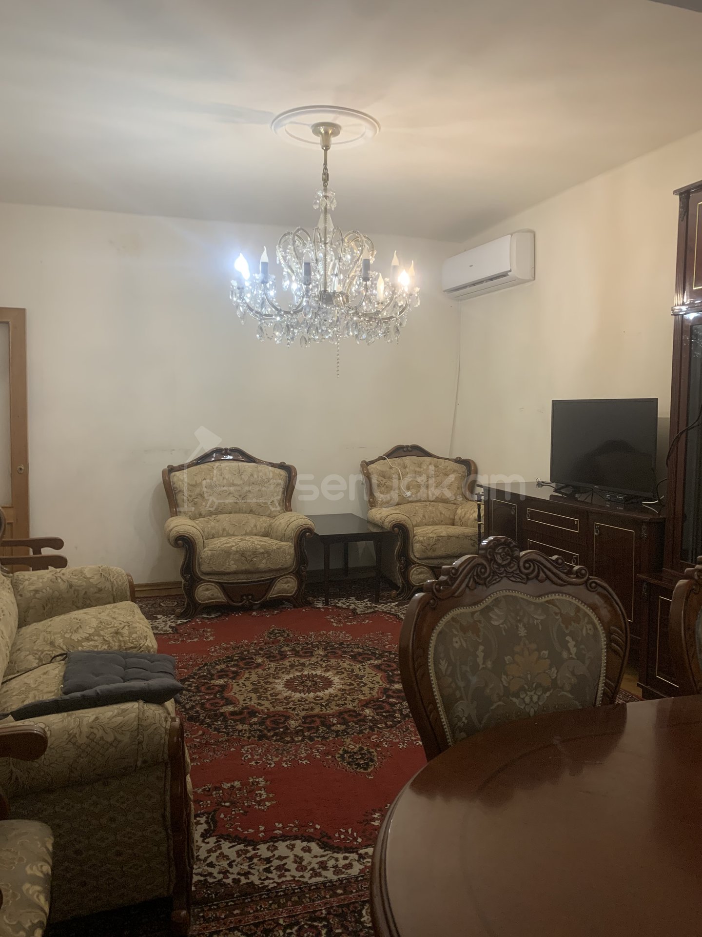 3 Սենյականոց Բնակարան Քարե Շենքում, 65քմ, 1/5 հարկ, Նորմալ Վիճակում, Կահավորված