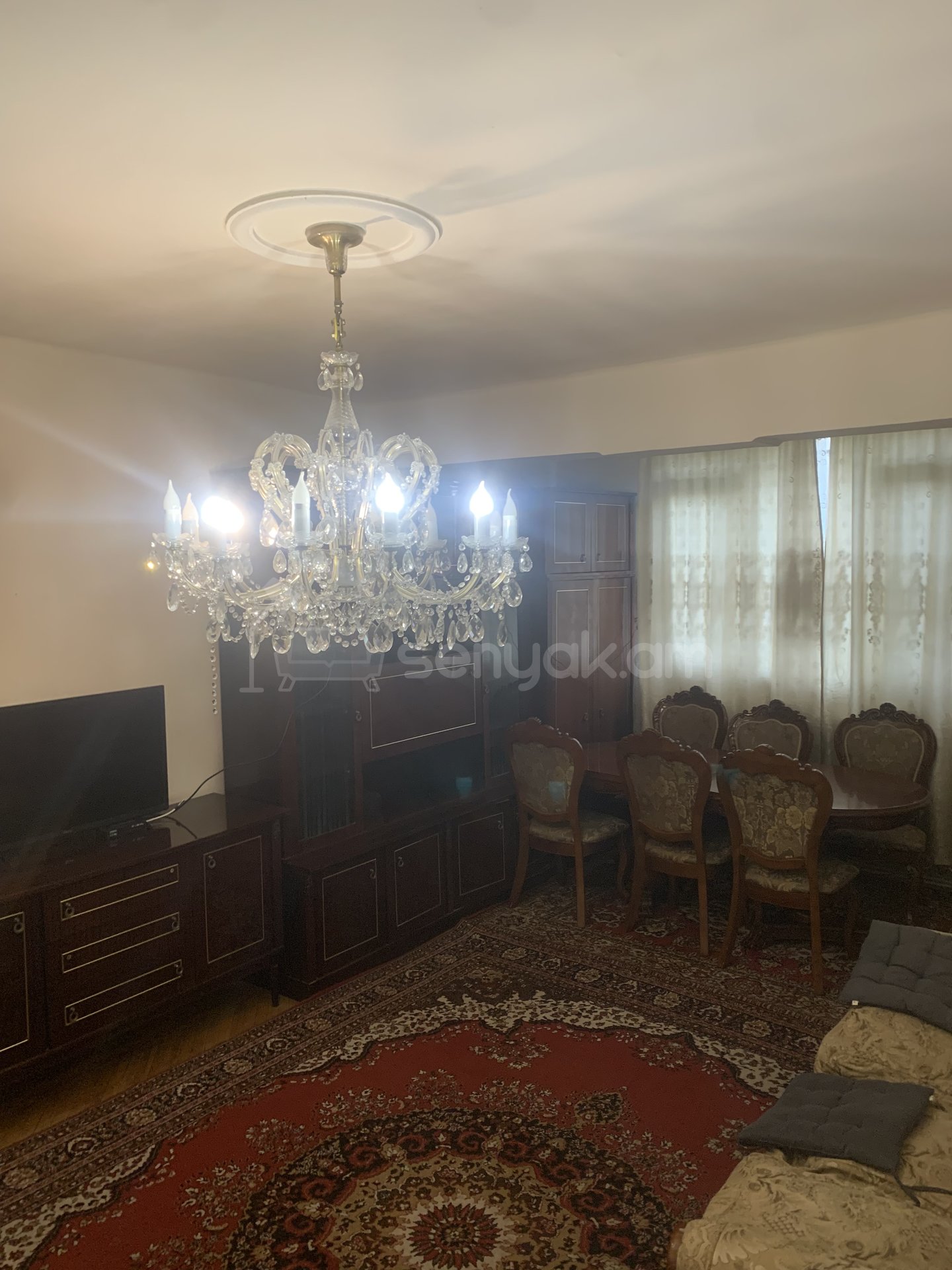 3 Սենյականոց Բնակարան Քարե Շենքում, 65քմ, 1/5 հարկ, Նորմալ Վիճակում, Կահավորված