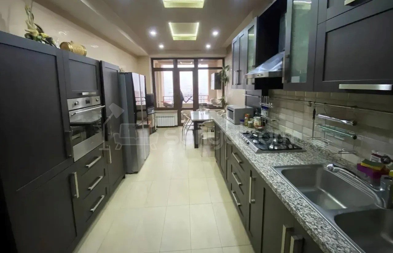 3 Սենյականոց Բնակարան Նորակառույցում, 120քմ, 9/12 հարկ, Կապիտալ Վերանորոգված