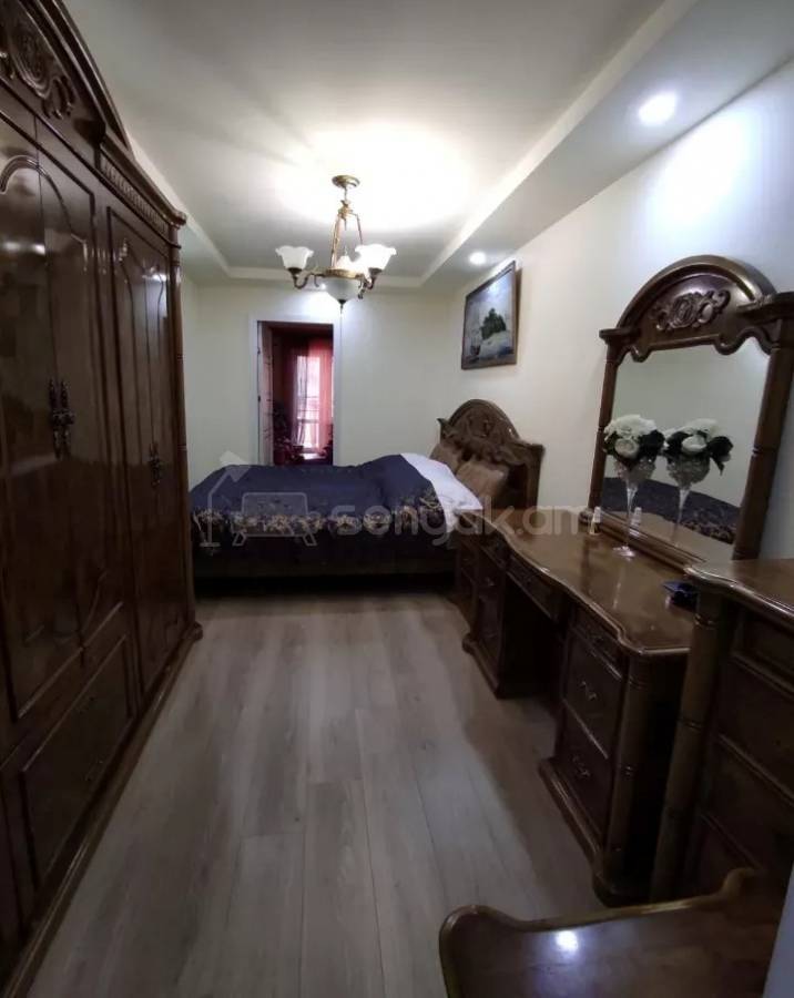 4 Սենյականոց Բնակարան Քարե Շենքում, 124քմ, 3/5 հարկ, Կապիտալ Վերանորոգված