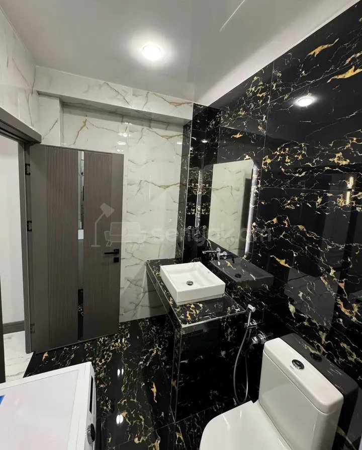 2 Սենյականոց Բնակարան Քարե Շենքում, 75քմ, 4/4 հարկ, Դիզայներական Վերանորոգված