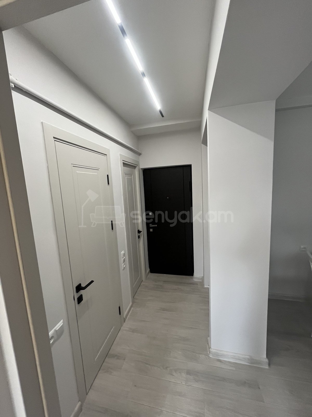 2 Սենյականոց Բնակարան, 42քմ, 2/9 հարկ, Զրոյական Վիճակում