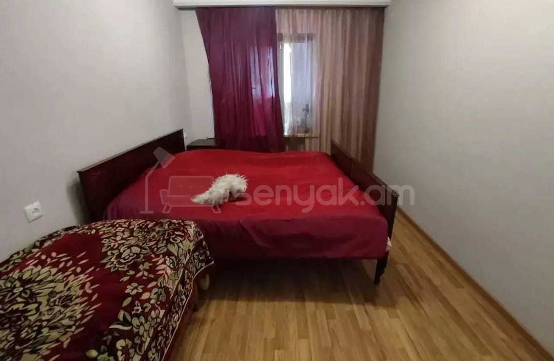 3 Սենյականոց Բնակարան Քարե Շենքում, 76քմ, 5/5 հարկ, Նորմալ Վիճակում