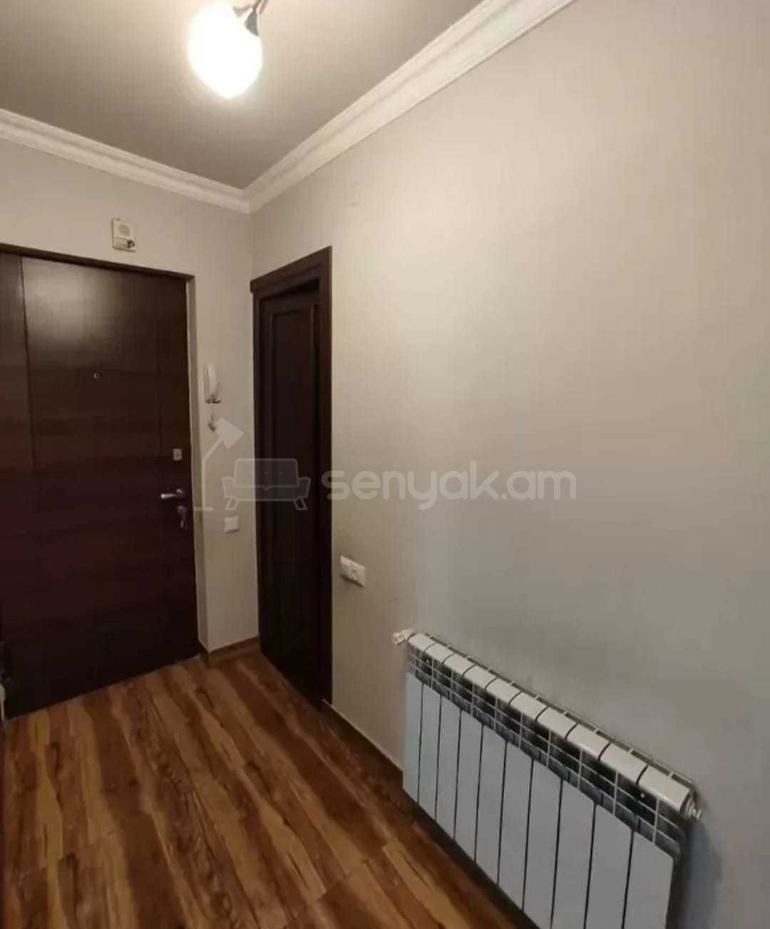 3 Սենյականոց Բնակարան Քարե Շենքում, 76քմ, 5/5 հարկ, Նորմալ Վիճակում