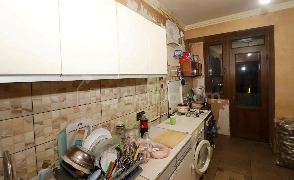 4 Սենյականոց Բնակարան, 83քմ, 5/9 հարկ, Պետական Վիճակում