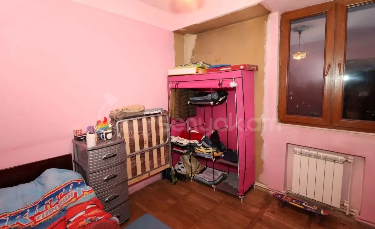 4 Սենյականոց Բնակարան, 83քմ, 5/9 հարկ, Պետական Վիճակում