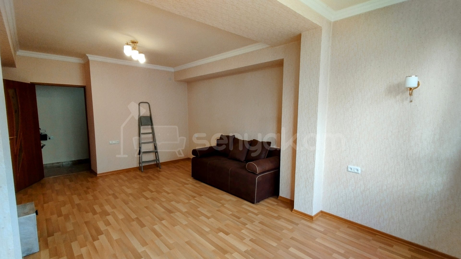 2 Սենյականոց Բնակարան, 71քմ, 6/9 հարկ, Կապիտալ Վերանորոգված, Մասամբ Կահավորված, Արևկող