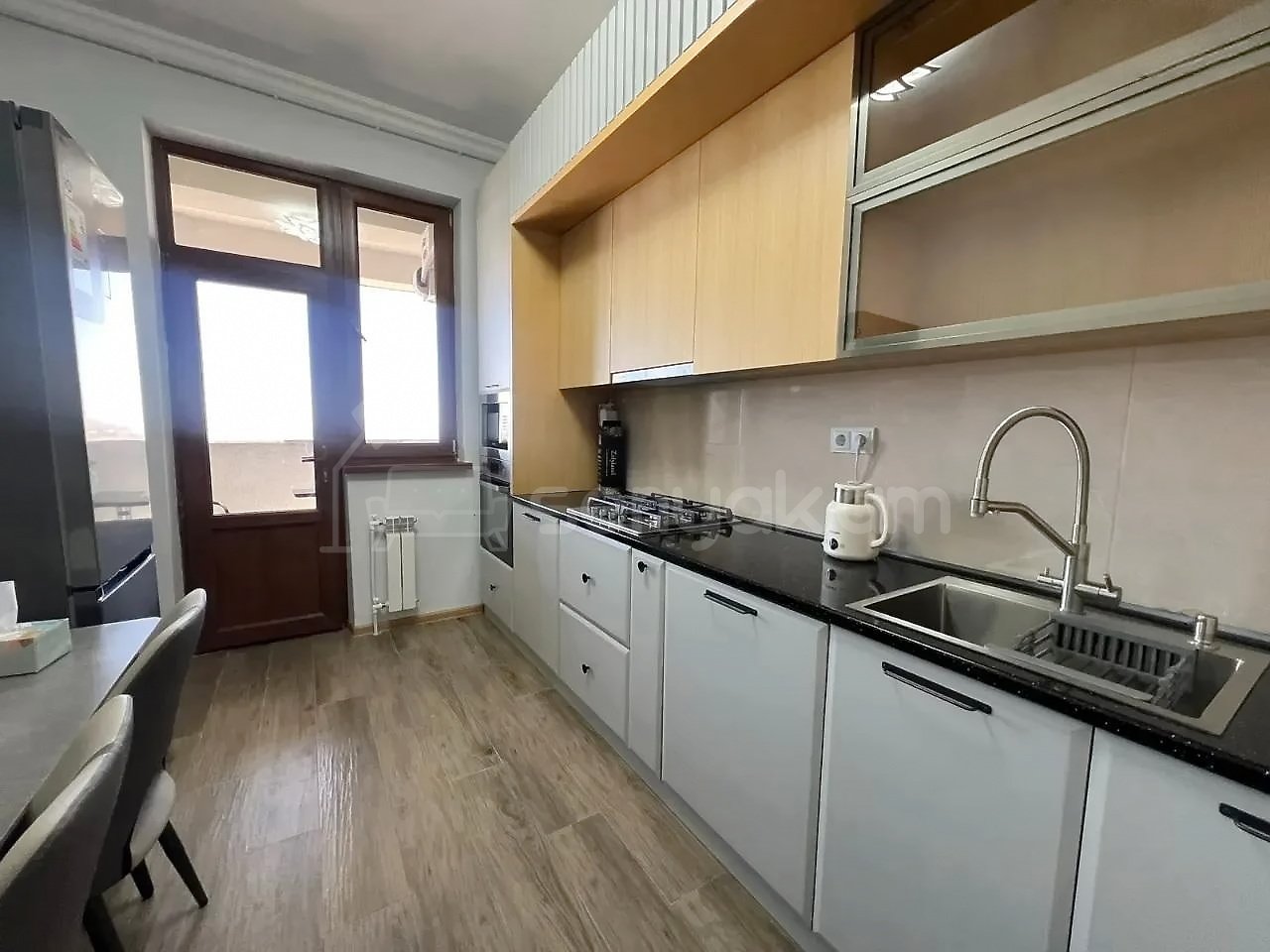 4 Սենյականոց Բնակարան Նորակառույցում, 120քմ, 13/13 հարկ, Կապիտալ Վերանորոգված