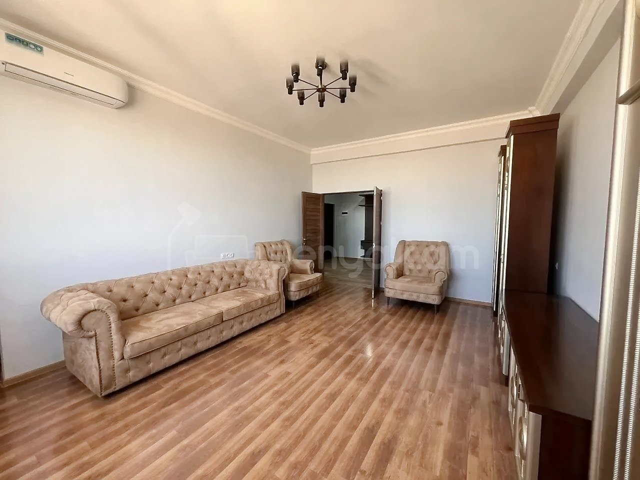 4 Սենյականոց Բնակարան Նորակառույցում, 120քմ, 13/13 հարկ, Կապիտալ Վերանորոգված