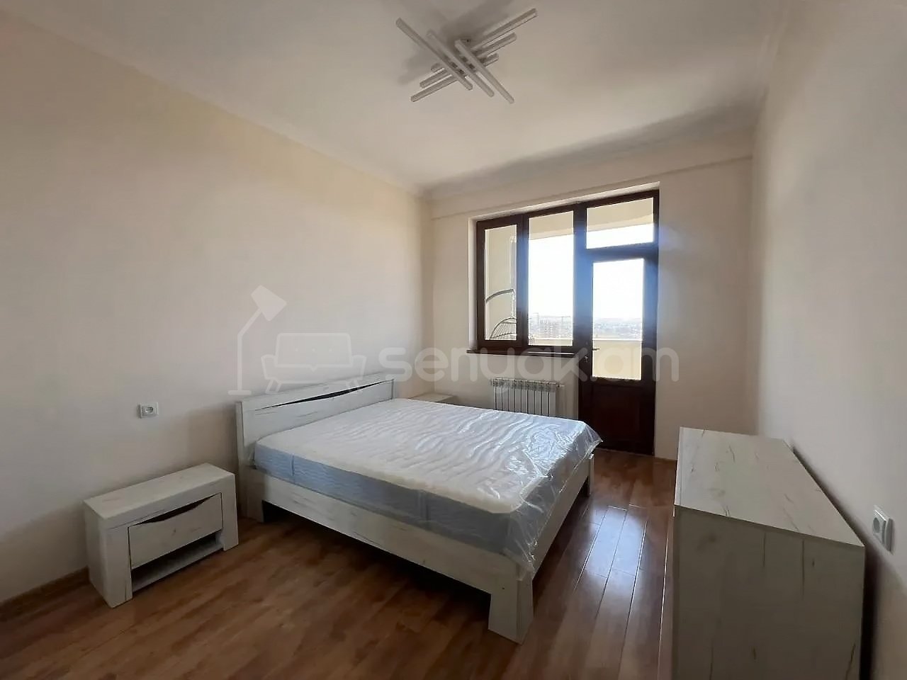 4 Սենյականոց Բնակարան Նորակառույցում, 120քմ, 13/13 հարկ, Կապիտալ Վերանորոգված