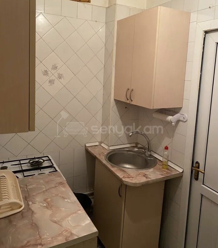 3 Սենյականոց Բնակարան Քարե Շենքում, 62քմ, 3/5 հարկ, Կապիտալ Վերանորոգված, Կահավորված