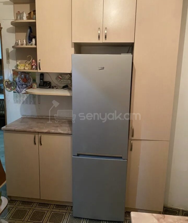 3 Սենյականոց Բնակարան Քարե Շենքում, 62քմ, 3/5 հարկ, Կապիտալ Վերանորոգված, Կահավորված