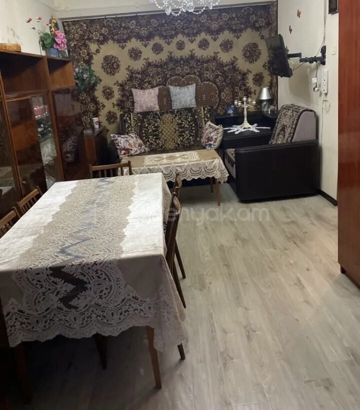 3 Սենյականոց Բնակարան Քարե Շենքում, 62քմ, 3/5 հարկ, Կապիտալ Վերանորոգված, Կահավորված