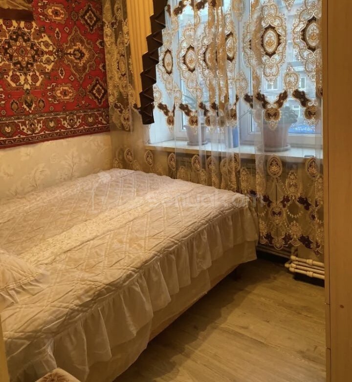 3 Սենյականոց Բնակարան Քարե Շենքում, 62քմ, 3/5 հարկ, Կապիտալ Վերանորոգված, Կահավորված