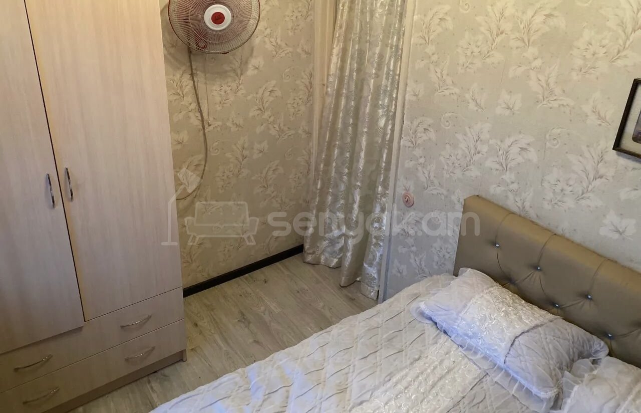 3 Սենյականոց Բնակարան Քարե Շենքում, 62քմ, 3/5 հարկ, Կապիտալ Վերանորոգված, Կահավորված