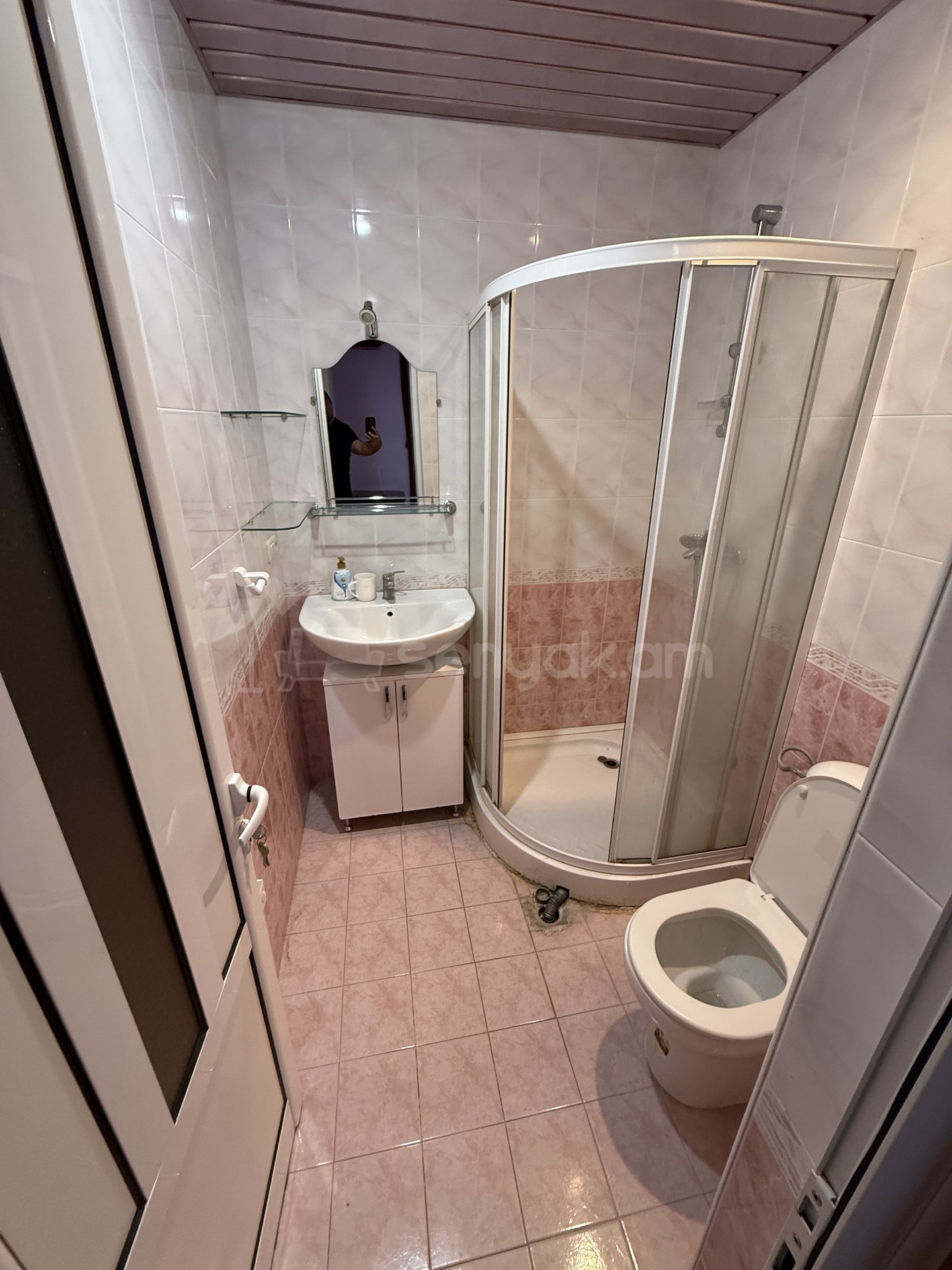 2 Սենյականոց Բնակարան Քարե Շենքում, 49քմ, 3/5 հարկ, Կապիտալ Վերանորոգված