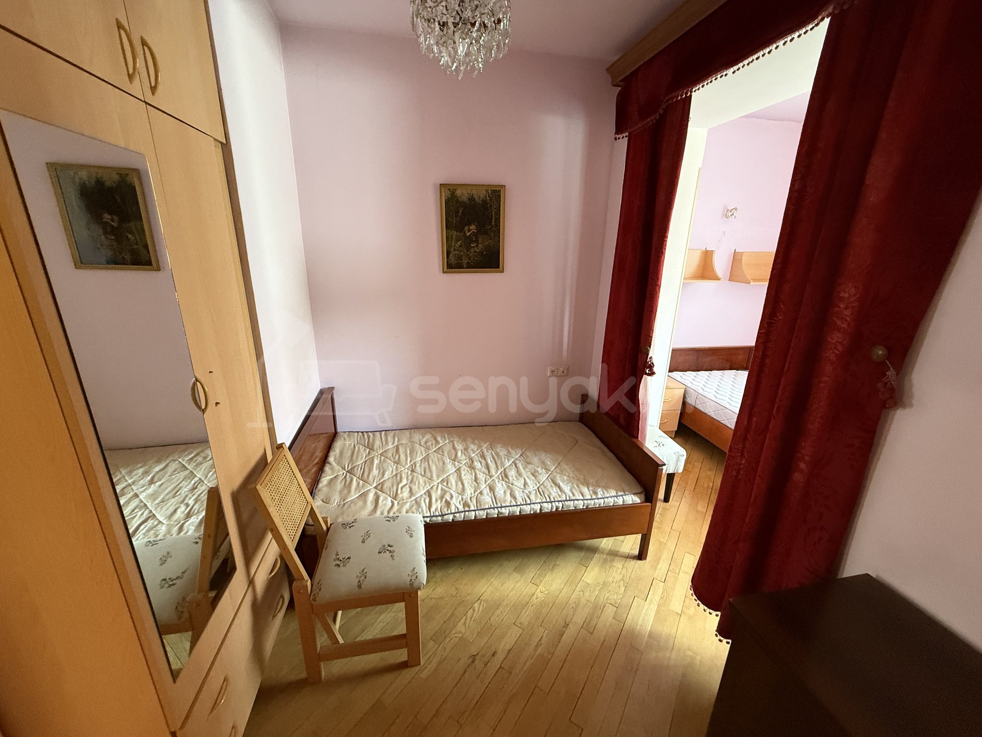 2 Սենյականոց Բնակարան Քարե Շենքում, 49քմ, 3/5 հարկ, Կապիտալ Վերանորոգված