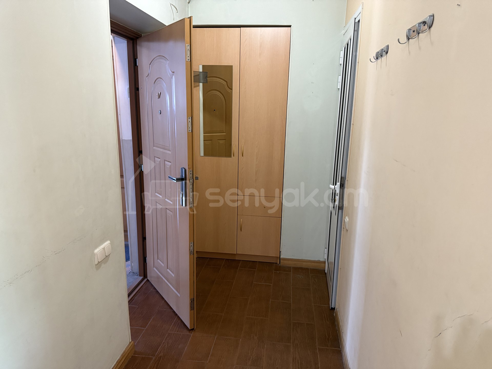 2 Սենյականոց Բնակարան Քարե Շենքում, 49քմ, 3/5 հարկ, Կապիտալ Վերանորոգված