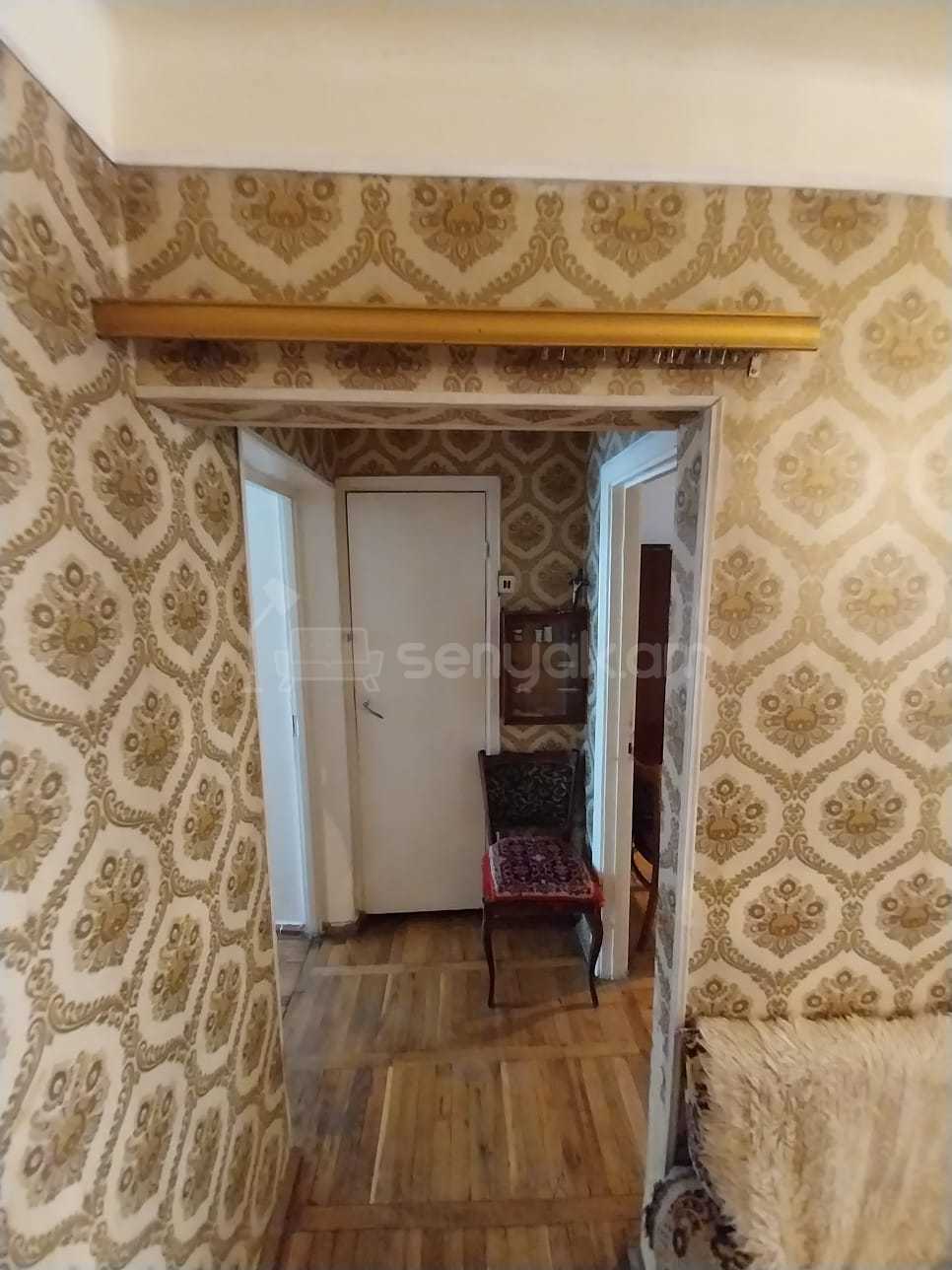 3 Սենյականոց Բնակարան Քարե Շենքում, 69քմ, 3/4 հարկ, Պետական Վիճակում