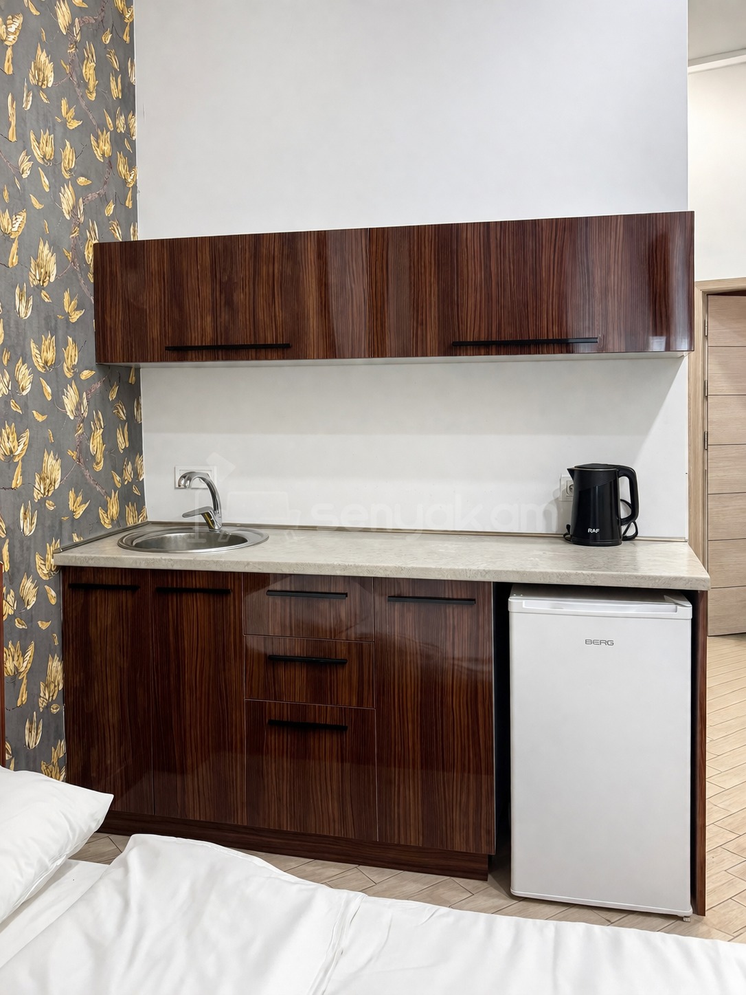 1 Սենյականոց Բնակարան Նորակառույցում, 18քմ, 1/3 հարկ, Դիզայներական Վերանորոգված