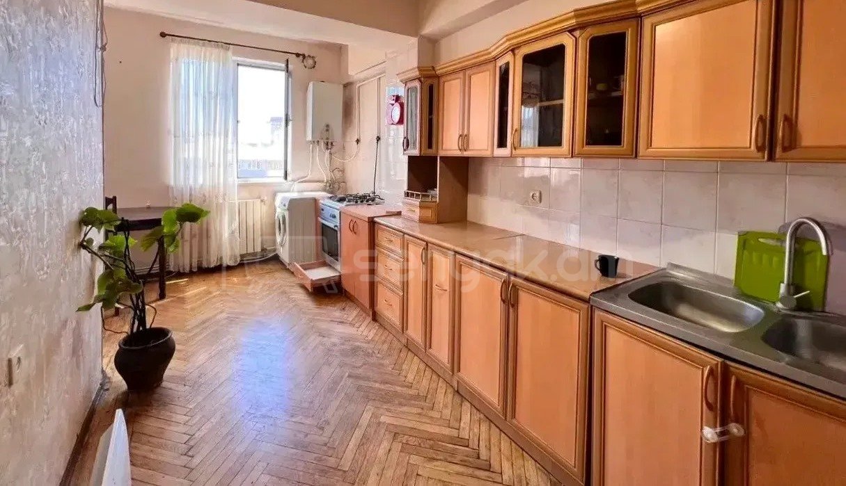 3 Սենյականոց Բնակարան, 88քմ, 4/12 հարկ, Նորմալ Վիճակում