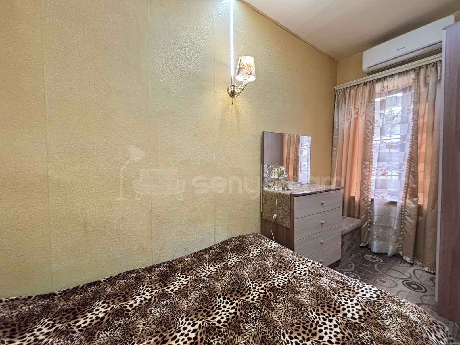 2 Սենյականոց Բնակարան Քարե Շենքում, 38քմ, 1/1 հարկ, Նորմալ Վիճակում, Կահավորված