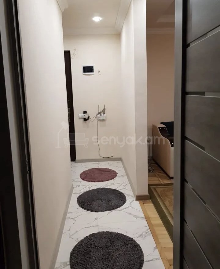 3 Սենյականոց Բնակարան Քարե Շենքում, 83քմ, 4/5 հարկ, Դիզայներական Վերանորոգված, Կահավորված, Արևկող