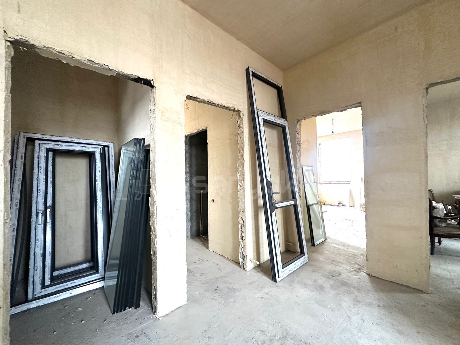 5 Սենյականոց Սեփական Տուն, 300քմ, Կապիտալ Վերանորոգված