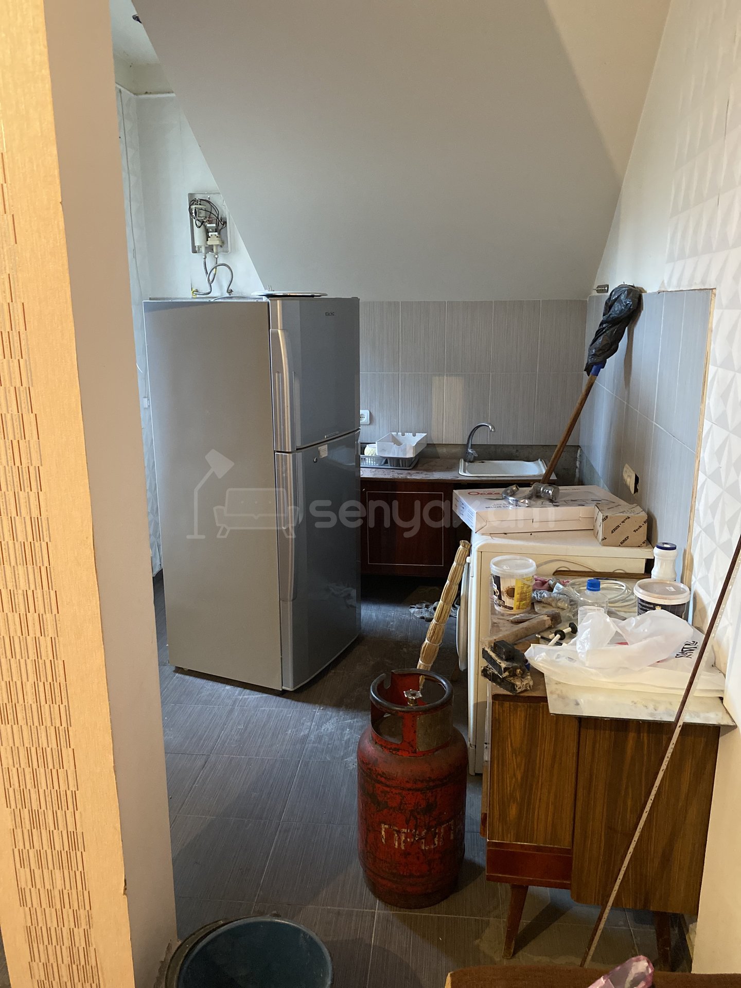 1 Սենյականոց Բնակարան, 42քմ, 1/2 հարկ, Նորմալ Վիճակում, Կահավորված