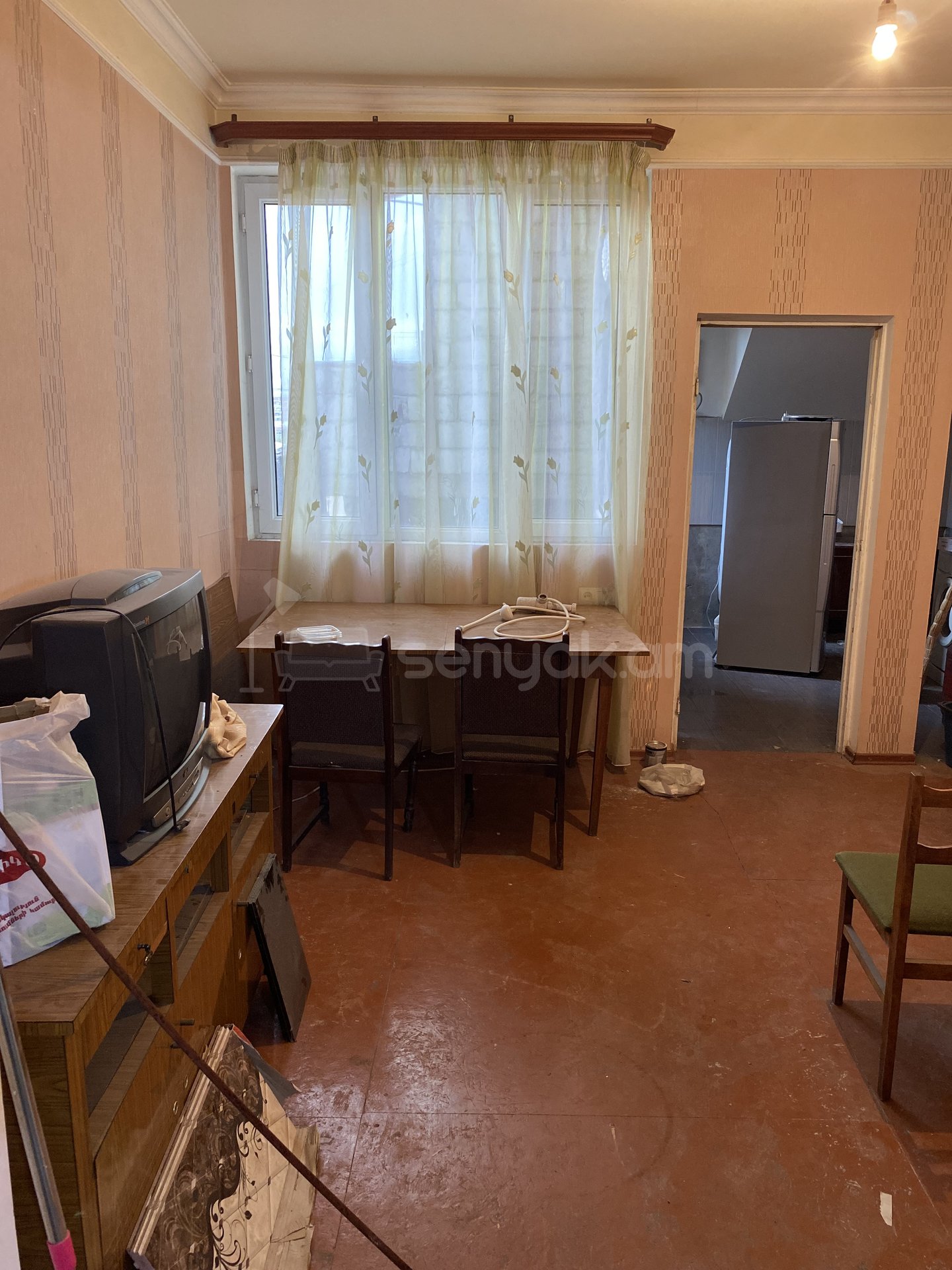 1 Սենյականոց Բնակարան, 42քմ, 1/2 հարկ, Նորմալ Վիճակում, Կահավորված