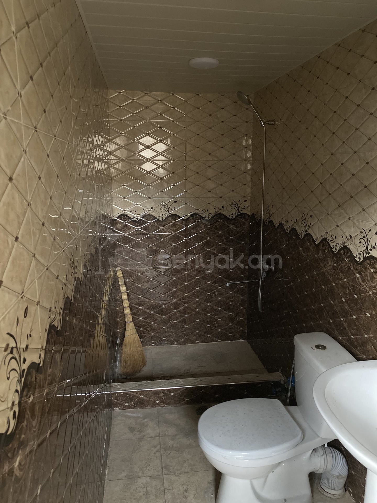 1 Սենյականոց Բնակարան, 42քմ, 1/2 հարկ, Նորմալ Վիճակում, Կահավորված